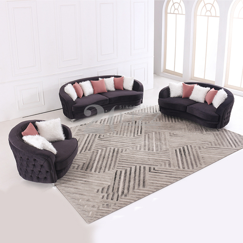 Quadratisches dunkelgraues Wohnzimmersofa mit hoher Rückenlehne