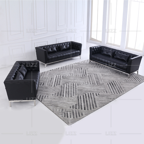 Traditionelles kleines schwarzes Wohnzimmersofa