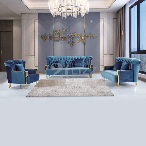 Schönes großes goldenes Wohnzimmersofa