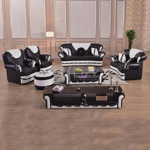 Modernes Wohnzimmersofa aus Leder mit Tisch